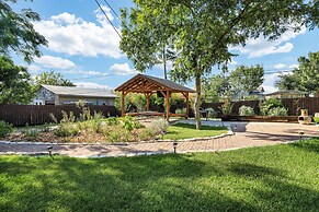 Charming Apartment In The Heart Of San Antonio 3 Bedroom Apts by RedAw