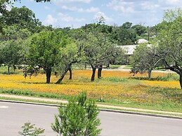 Charming Apartment In The Heart Of San Antonio 3 Bedroom Apts by RedAw