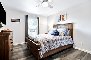 Charming Apartment In The Heart Of San Antonio 3 Bedroom Apts by RedAw