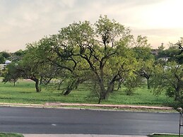 Charming Apartment In The Heart Of San Antonio 3 Bedroom Apts by RedAw