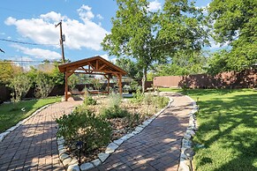 Charming Apartment In The Heart Of San Antonio 3 Bedroom Apts by RedAw