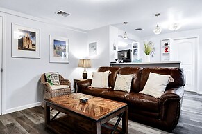 Charming Apartment In The Heart Of San Antonio 3 Bedroom Apts by RedAw