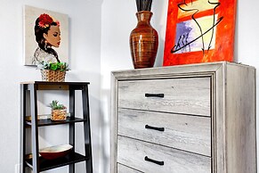 Charming Apartment In The Heart Of San Antonio 3 Bedroom Apts by RedAw