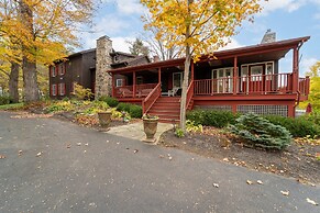 Blackwoods Old Country Home 5 Bedroom Home by RedAwning