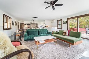 Blackwoods Old Country Home 5 Bedroom Home by RedAwning