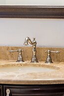 Blackwoods Old Country Home 5 Bedroom Home by RedAwning