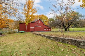 Blackwoods Old Country Home 5 Bedroom Home by RedAwning