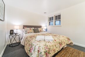 Blackwoods Old Country Home 5 Bedroom Home by RedAwning