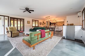 Blackwoods Old Country Home 5 Bedroom Home by RedAwning