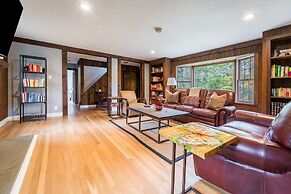 Blackwoods Old Country Home 5 Bedroom Home by RedAwning