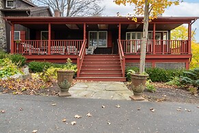 Blackwoods Old Country Home 5 Bedroom Home by RedAwning