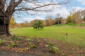 Blackwoods Old Country Home 5 Bedroom Home by RedAwning