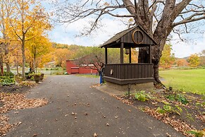 Blackwoods Old Country Home 5 Bedroom Home by RedAwning
