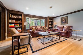 Blackwoods Old Country Home 5 Bedroom Home by RedAwning