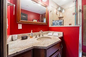 Blackwoods Old Country Home 5 Bedroom Home by RedAwning