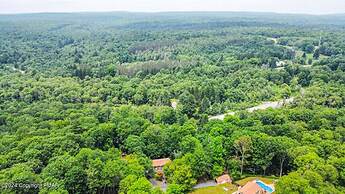 Casa Da Costa 3 Bedroom Home by RedAwning