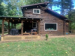 The Cabin Tranquil Lakefront Retreat 3 Bedroom Home by RedAwning