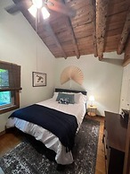 The Cabin Tranquil Lakefront Retreat 3 Bedroom Home by RedAwning