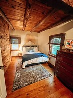 The Cabin Tranquil Lakefront Retreat 3 Bedroom Home by RedAwning