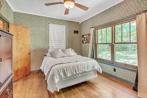Shangri-la 2 Bedroom Home by RedAwning
