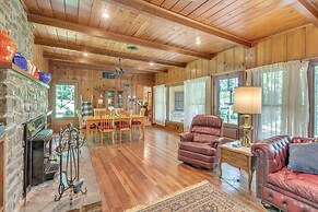 Shangri-la 2 Bedroom Home by RedAwning