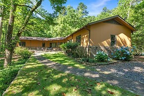 Shangri-la 2 Bedroom Home by RedAwning