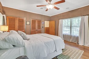 Shangri-la 2 Bedroom Home by RedAwning