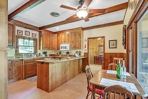 Shangri-la 2 Bedroom Home by RedAwning