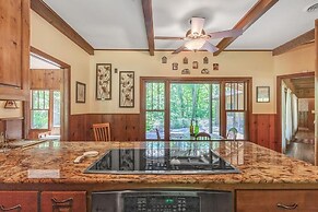Shangri-la 2 Bedroom Home by RedAwning