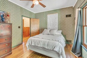 Shangri-la 2 Bedroom Home by RedAwning
