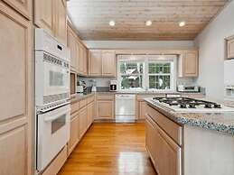 The Royal Canterbury Retreat - Lake Tahoe by RedAwning