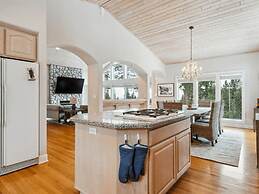 The Royal Canterbury Retreat - Lake Tahoe by RedAwning