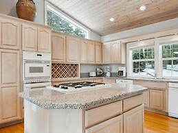 The Royal Canterbury Retreat - Lake Tahoe by RedAwning