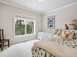The Royal Canterbury Retreat - Lake Tahoe by RedAwning