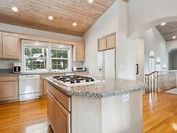 The Royal Canterbury Retreat - Lake Tahoe by RedAwning