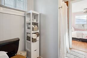 Mingo Manor 2 Bedroom Home by RedAwning