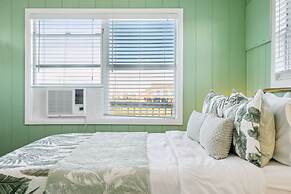 Mingo Manor 2 Bedroom Home by RedAwning