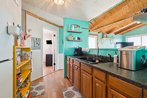 Mingo Manor 2 Bedroom Home by RedAwning