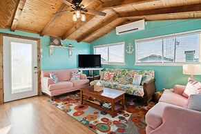 Mingo Manor 2 Bedroom Home by RedAwning