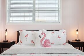 Mingo Manor 2 Bedroom Home by RedAwning