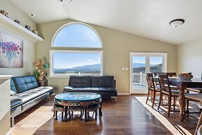 Elegant Escape 4 Bedroom Home by RedAwning
