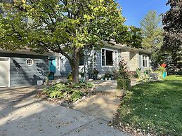 Casa Kelly 4 Bedroom Home by RedAwning