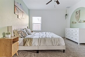 Austin Getaway: Come, Stay, And Play! 4 Bedroom Home by RedAwning