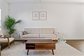 Austin Getaway: Come, Stay, And Play! 4 Bedroom Home by RedAwning