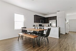 Austin Getaway: Come, Stay, And Play! 4 Bedroom Home by RedAwning