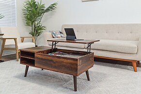 Austin Getaway: Come, Stay, And Play! 4 Bedroom Home by RedAwning