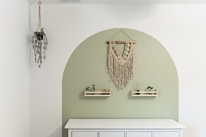 Austin Getaway: Come, Stay, And Play! 4 Bedroom Home by RedAwning