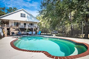 Stunning Riverside Retreat With Private Pool 5 Bedroom Home by RedAwni