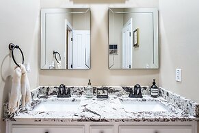 Stunning Riverside Retreat With Private Pool 5 Bedroom Home by RedAwni