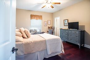 Stunning Riverside Retreat With Private Pool 5 Bedroom Home by RedAwni